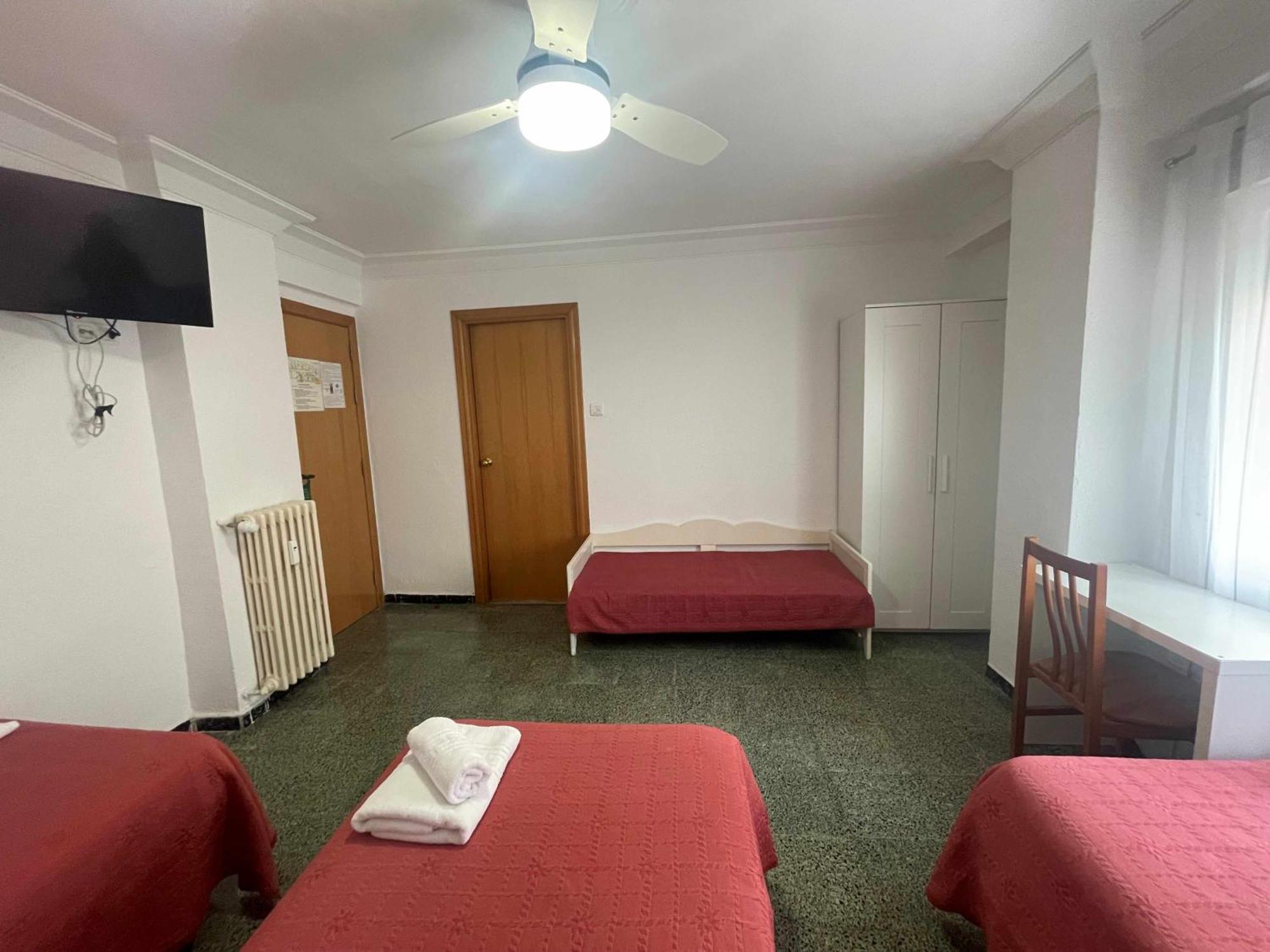 Hostal Cumbre Zaragoza Ngoại thất bức ảnh