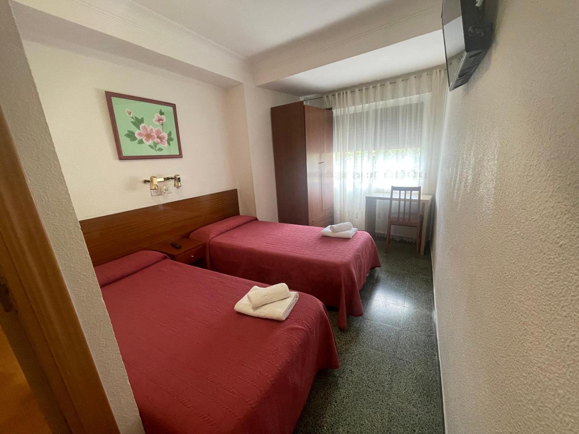 Hostal Cumbre Zaragoza Ngoại thất bức ảnh
